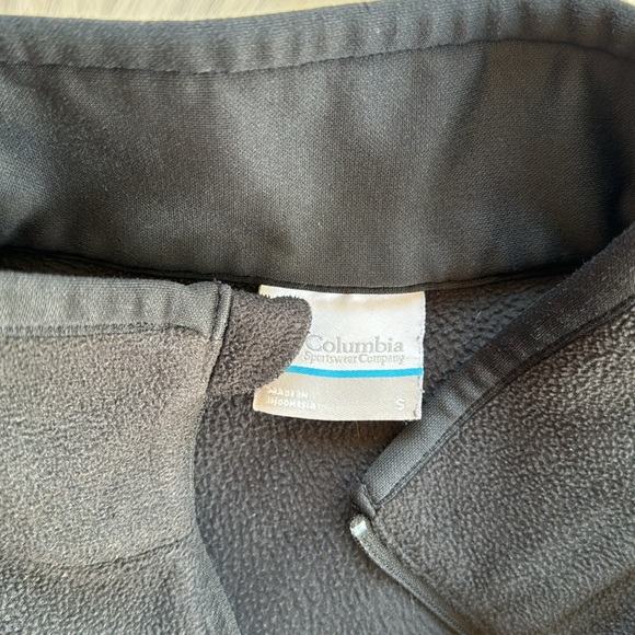 Black fleece Columbia 1/4 zip - Picture 3 of 3